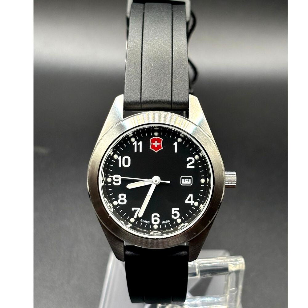 Victorinox Swiss Army Garrison 26033.CB Black 34mm Swiss Watch NWT Full Set
